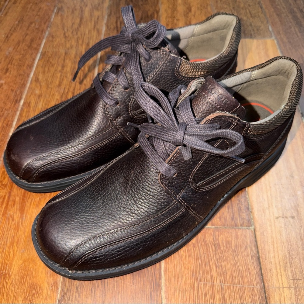 New Men Rockport Oxford Leather Casual Work Shoes 9.5 Brown Flexible/Lightweight